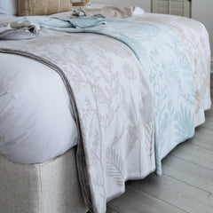 Amanda Cotton - Meadow | Eggshell/White