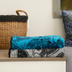 Finesse Pet Blanket - Pet Shop | Black/Dove