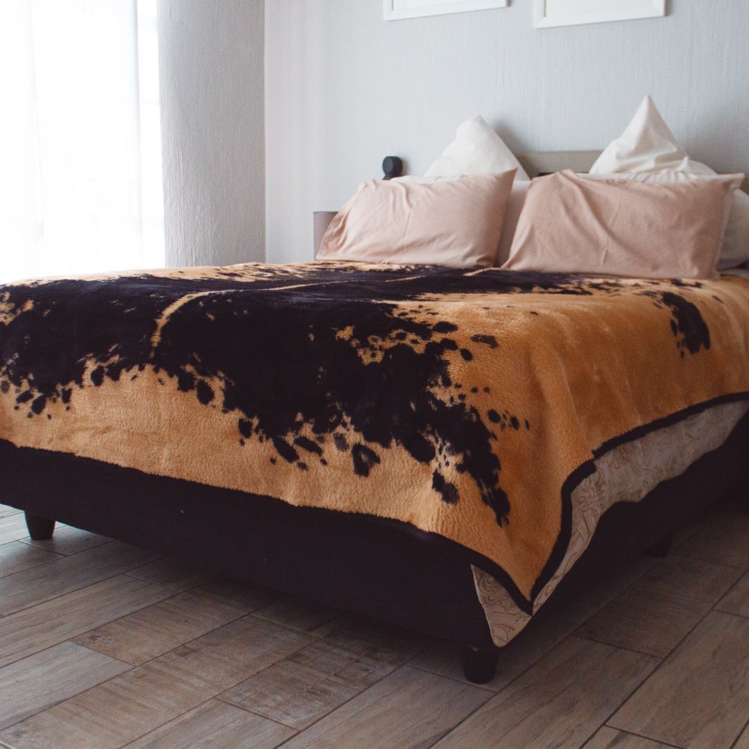 Buhle - Nguni | Black/Desert