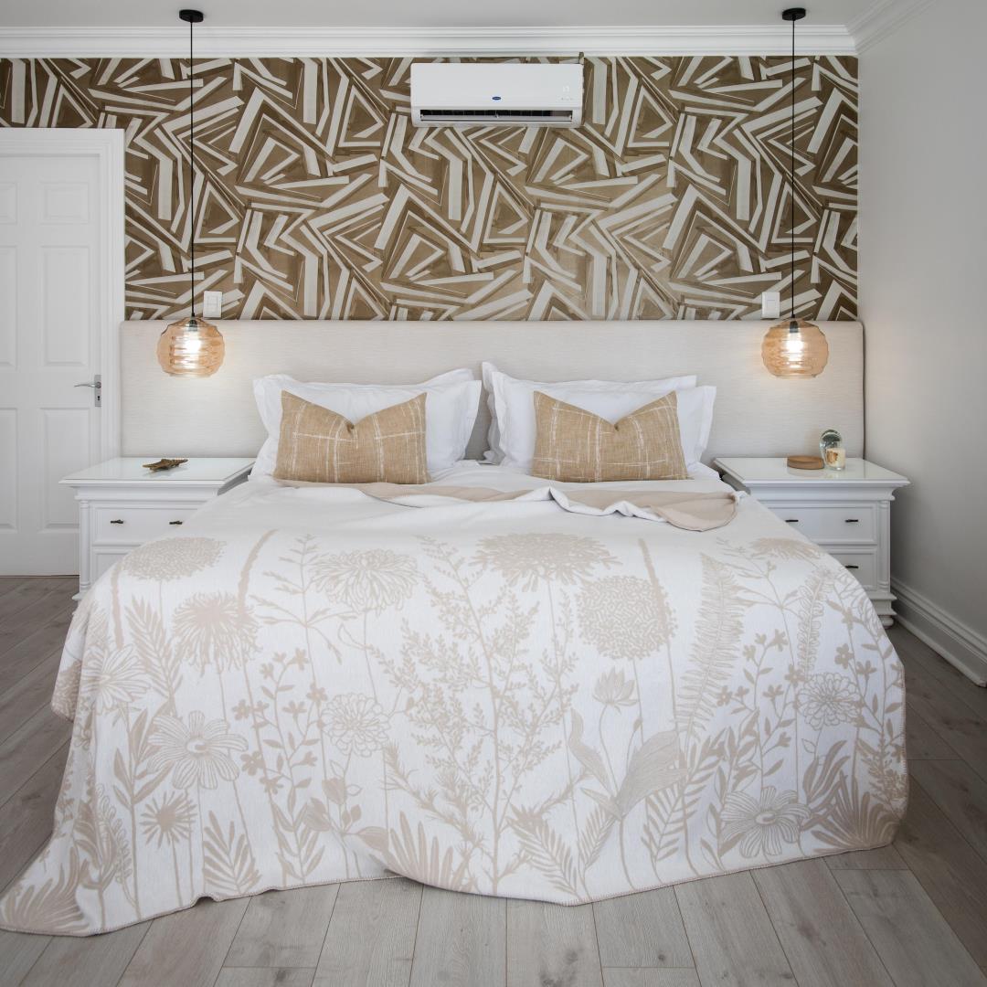 Amanda Cotton - Meadow | Oyster Grey/White
