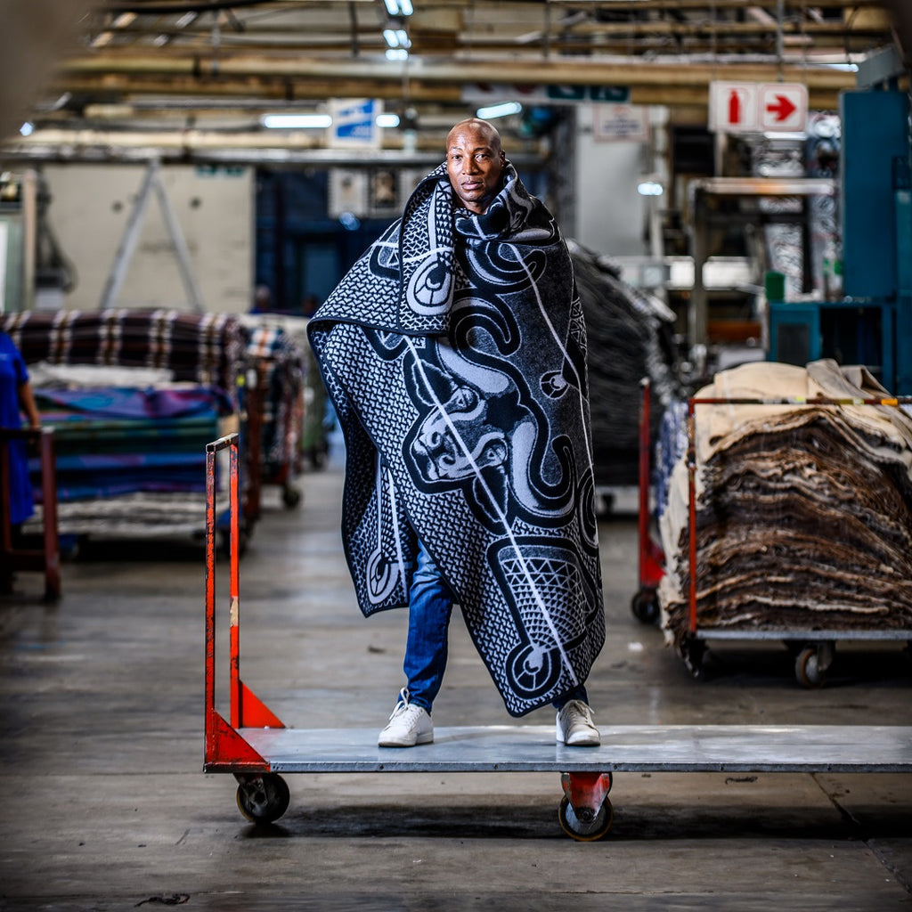 Linare | Black/Light Grey/Silver – Aranda Textile Mills