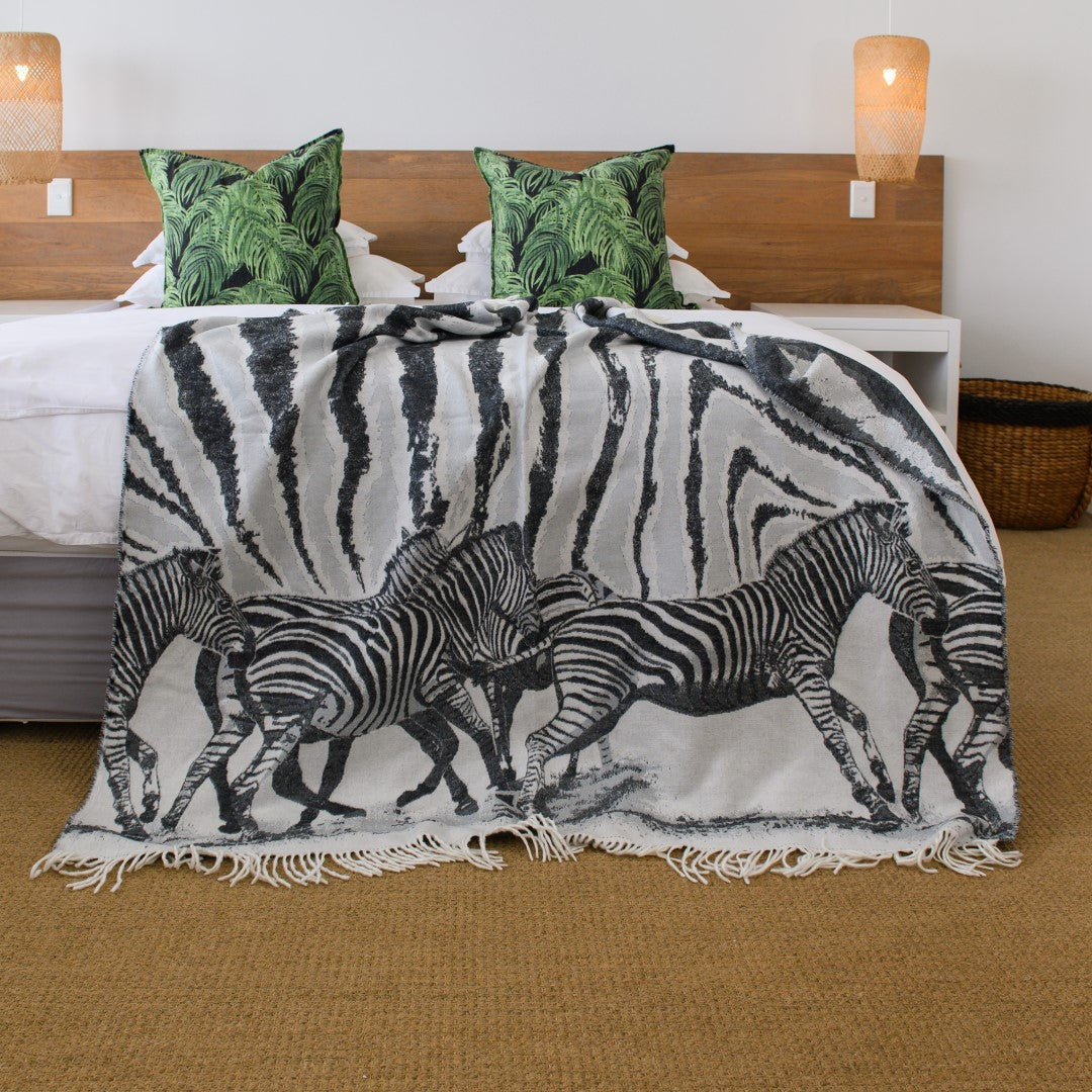 Bella Vita - Zebra Herd | Black/Dove
